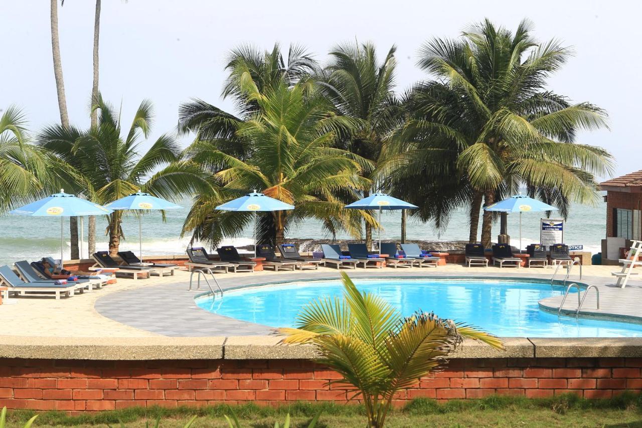 Coconut Grove Beach Resort Elmina Ngoại thất bức ảnh